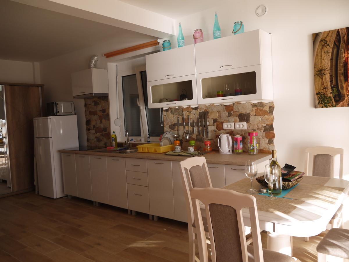 Crystalsky Apartment Dobra Voda Ngoại thất bức ảnh
