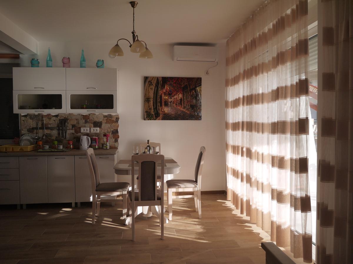 Crystalsky Apartment Dobra Voda Ngoại thất bức ảnh